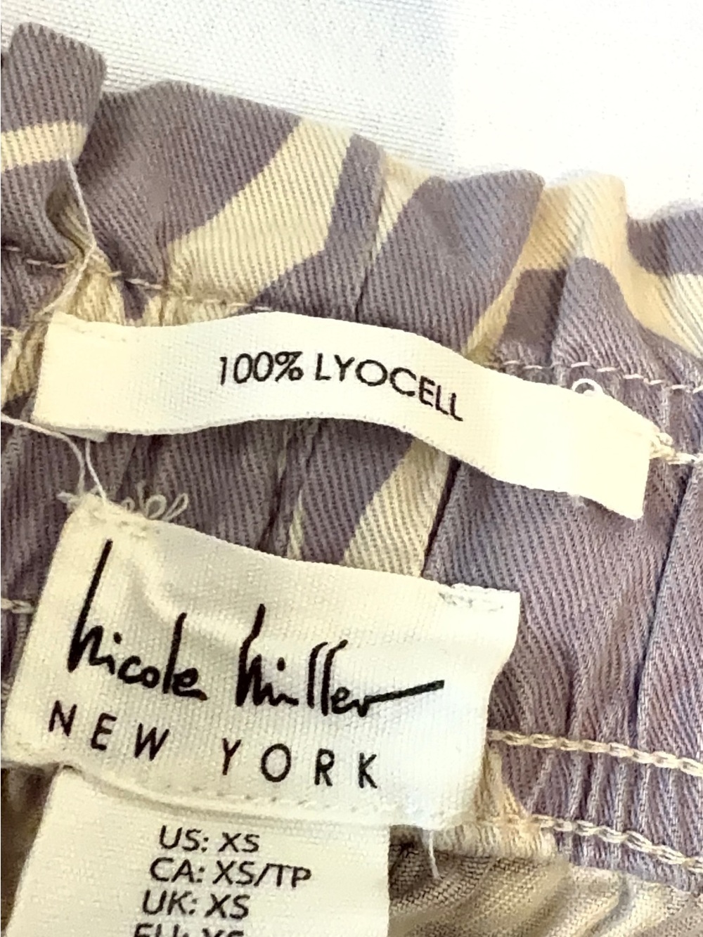Top size Small and Shorts size XS - Picture 7 of 12